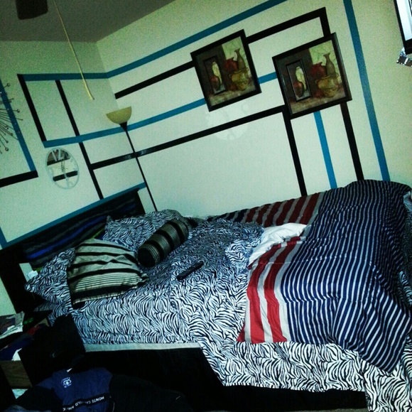 Profile Picture of Aaron Watkins (@inimeg93) on Poshmark