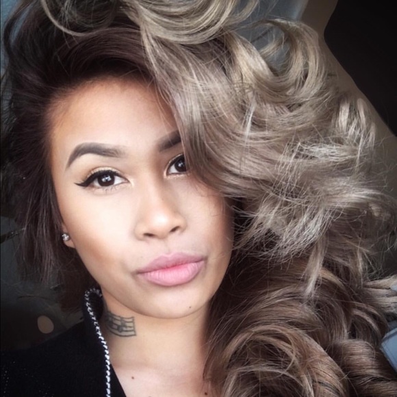 Profile Picture of Sophiany Keobunta (@sophianyk) on Poshmark