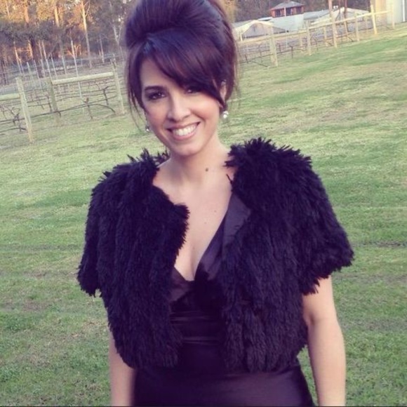 Profile Picture of Carla Viola (@carla_viola) on Poshmark