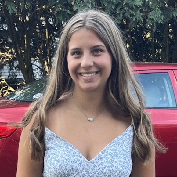 Profile Picture of Alex Martorelli (@amarto2005) on Poshmark