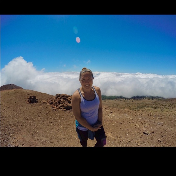 Profile Picture of Moani King (@moanixoxo1) on Poshmark