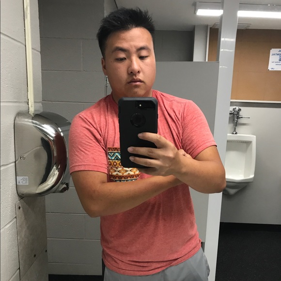 Profile Picture of Steven Lee (@steven0702) on Poshmark