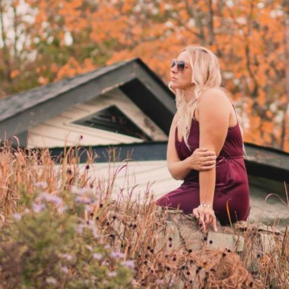 Profile Picture of Rochelle Westlund (@r_westlund) on Poshmark