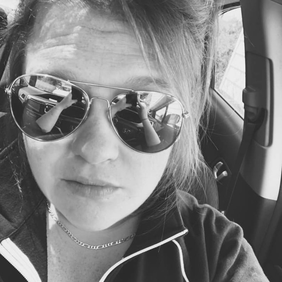 Profile Picture of Melissa Laneve (@melissalaneve) on Poshmark