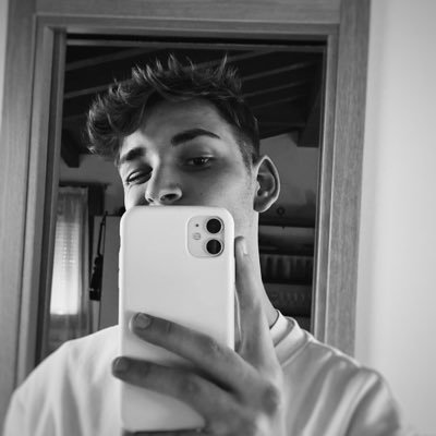 Profile Picture of Leonardo (@Leo_stefani02) on Twitter