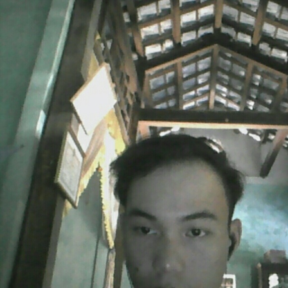 Profile Picture of Gerr Gerre (@eiutetu) on Poshmark
