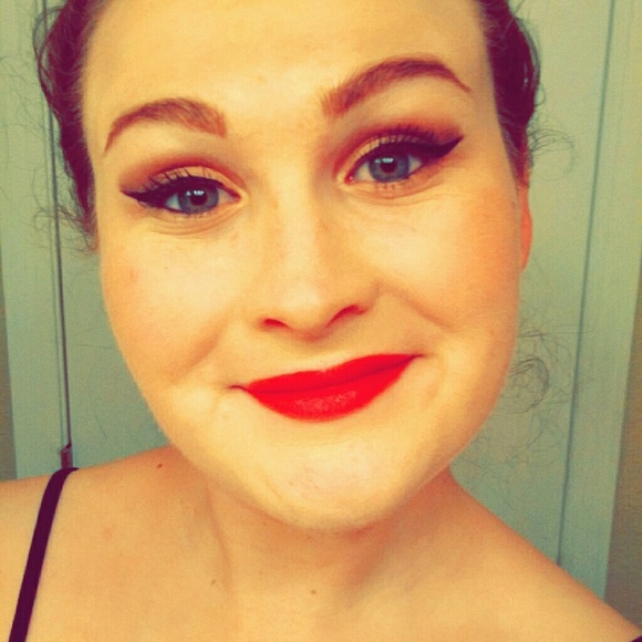 Profile Picture of Emily Quinn (@quinn126) on Poshmark