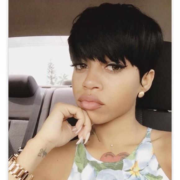 Profile Picture of Tamia Chase (@redboneet) on Poshmark