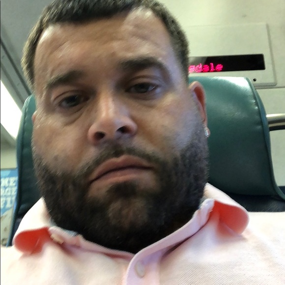 Profile Picture of Michael Fain (@mfain17) on Poshmark