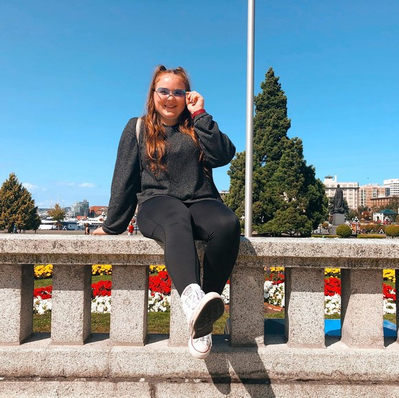 Profile Picture of Mandy Eigler (@mandyeigler) on Poshmark