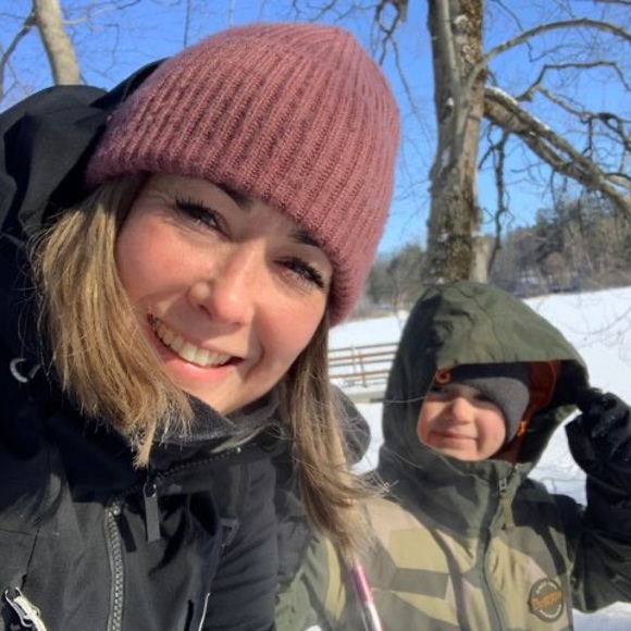 Profile Picture of Émilie Larocque (@nicolaemilie) on Poshmark