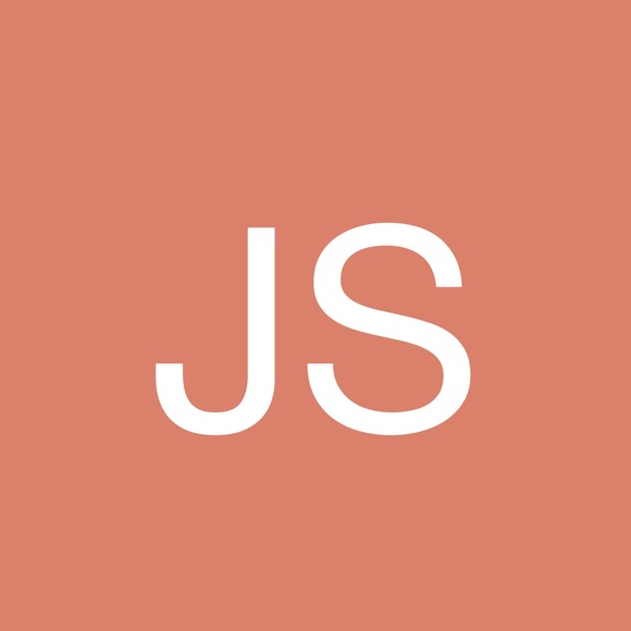 Profile Picture of Janet Stubbs (@janetjjoy) on Poshmark