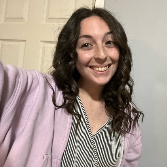 Tori Forschner - Poshmark Profile Picture of Tori Forschner (@torilynn718) on Poshmark