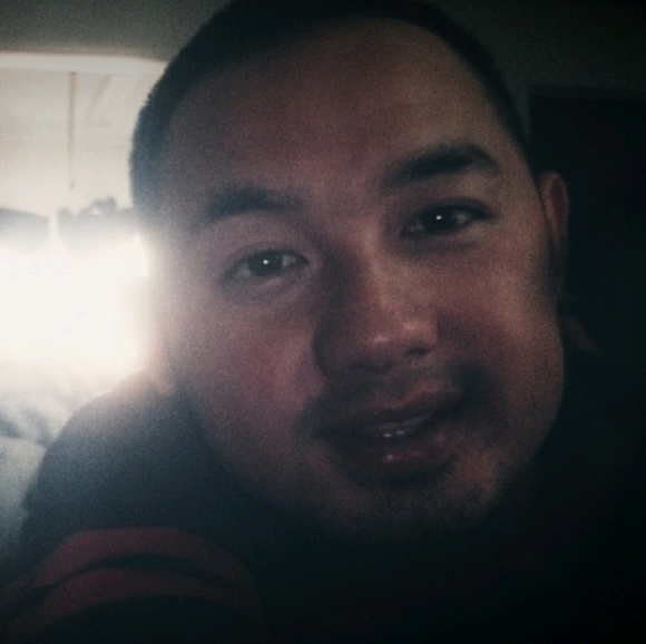 Profile Picture of Kua Lee (@kualee3092) on Poshmark