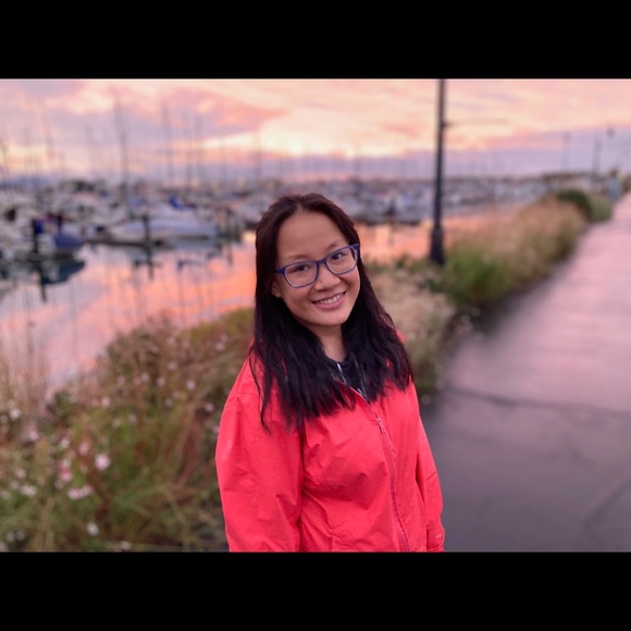 Profile Picture of Maya Trettevik (@mayamoo7) on Poshmark