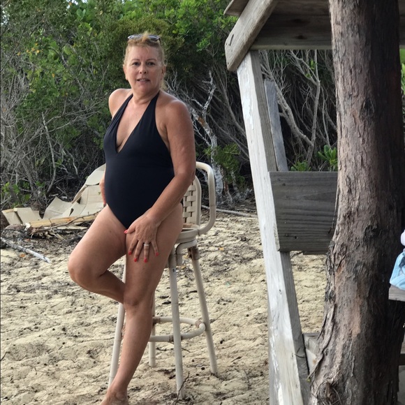 Profile Picture of Maria Piombo (@karina1954) on Poshmark