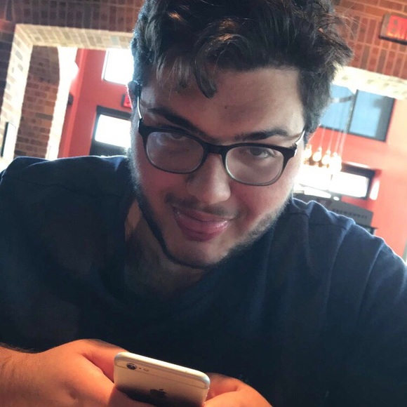Profile Picture of Yousef Omar (@bababuza) on Poshmark