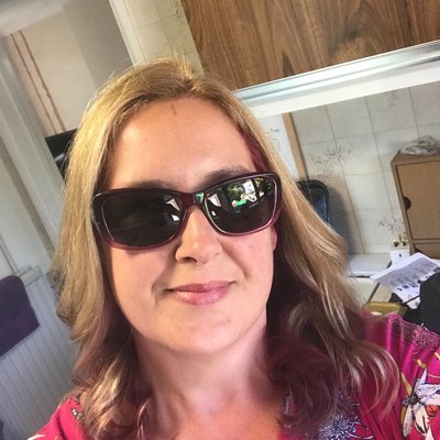 Profile Picture of Mandy Pitt (@mazza259) on Twitter