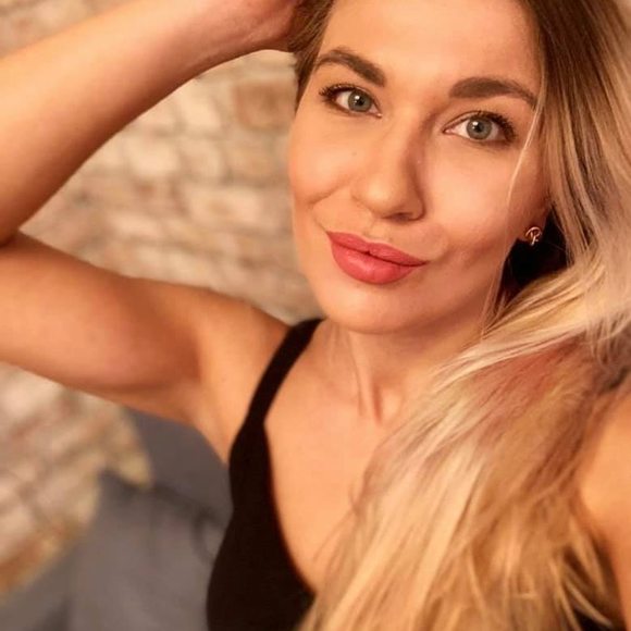 Profile Picture of Victoria Mironova (@vikag6) on Poshmark