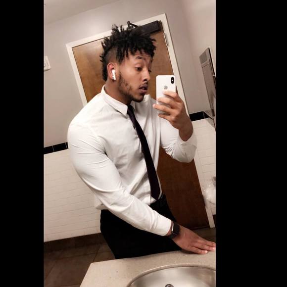 Profile Picture of Abel Hailu (@abelrooney105) on Poshmark