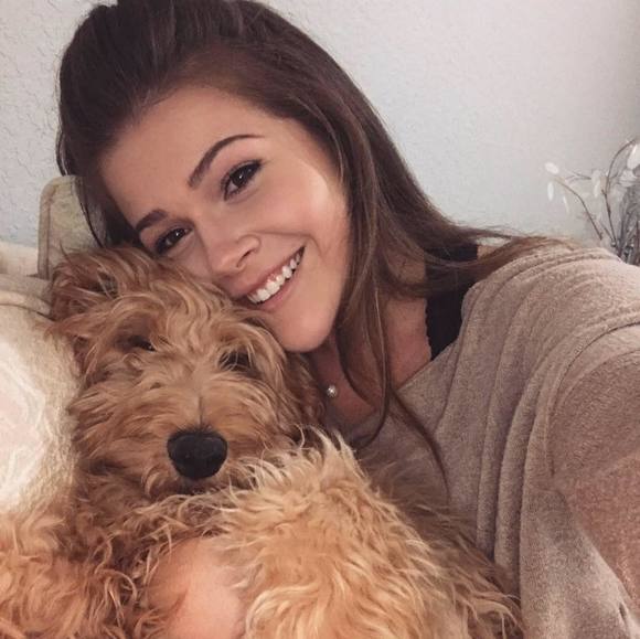 Profile Picture of Ashlyn Pierce (@ashlyndanee) on Poshmark