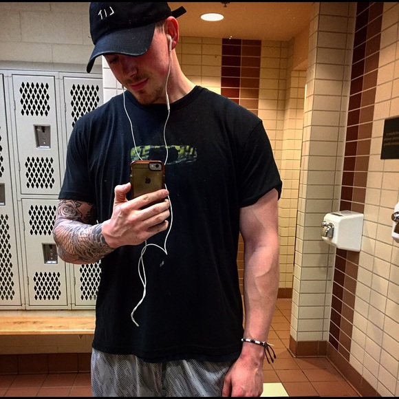 Profile Picture of Scotty Palmer (@scottypalms_z34) on Poshmark