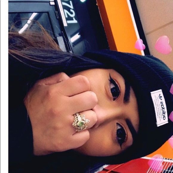 Profile Picture of Paola Becerra (@paola_becerra) on Poshmark