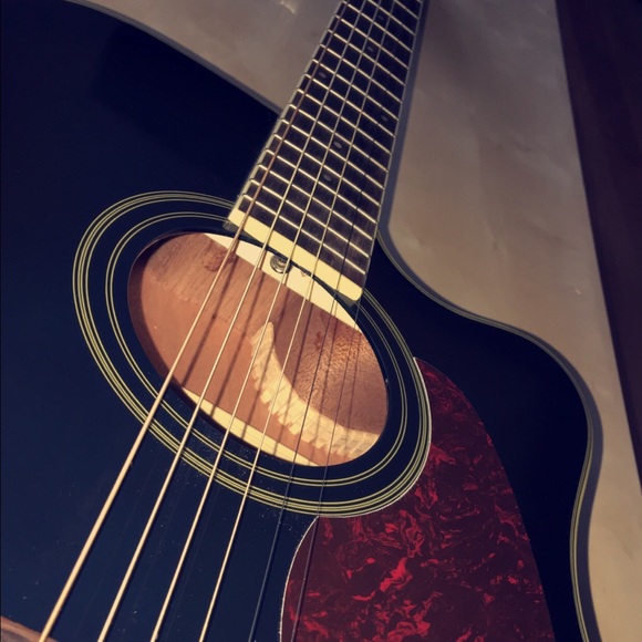 Profile Picture of Brandon Vera (@brandon_vera27) on Poshmark