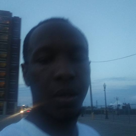 Profile Picture of Jon Jon (@jonlenzy) on Poshmark