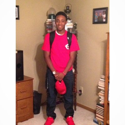 Profile Picture of Stefan Mitchell (@StefanSinatra) on Twitter