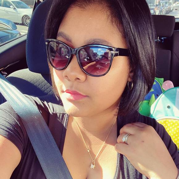 Profile Picture of Johanna G. knight (@knight0809) on Poshmark