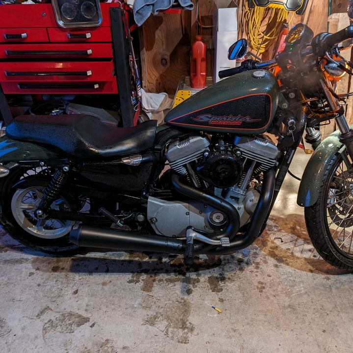 Profile Picture of larryclees (@larryclees) on Tiktok