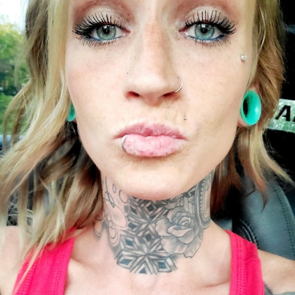Profile Picture of Tosha Terry (@inkdtosh5150) on Poshmark