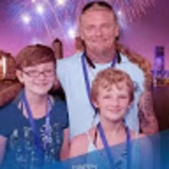 Profile Picture of Jon Tasch (@jontasch45) on Poshmark