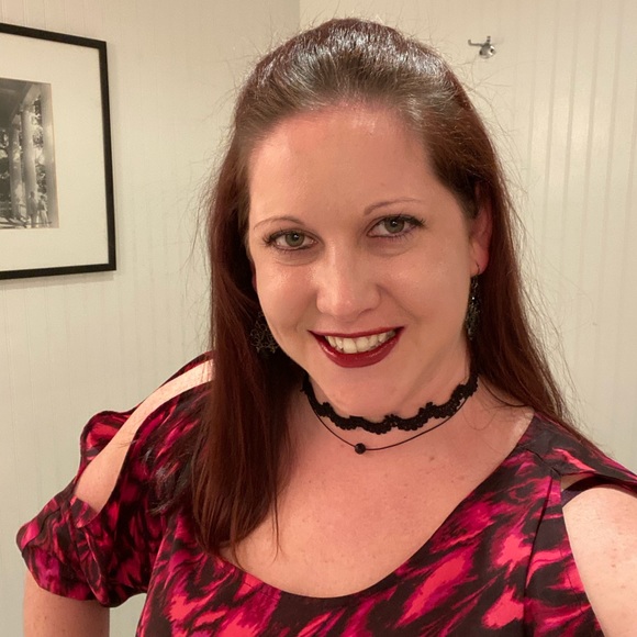 Profile Picture of Cristen Wood (@chcwood4) on Poshmark