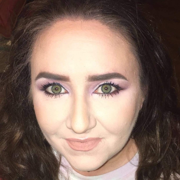 Profile Picture of Stephanie Felts (@lashell601601) on Poshmark