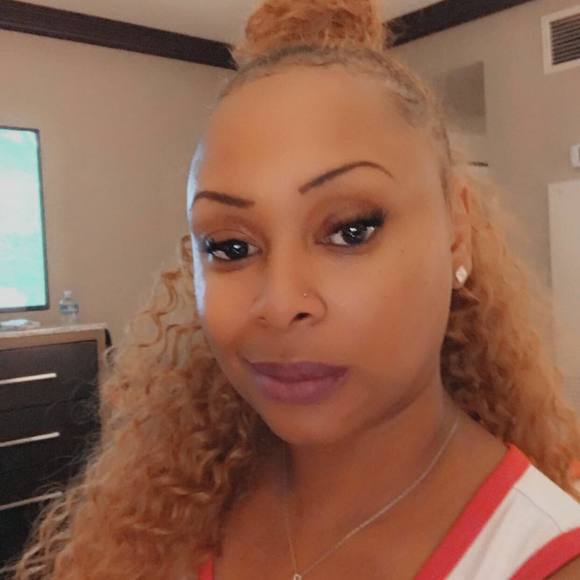 Profile Picture of Naomi Merrifield (@naomimerrifield) on Poshmark