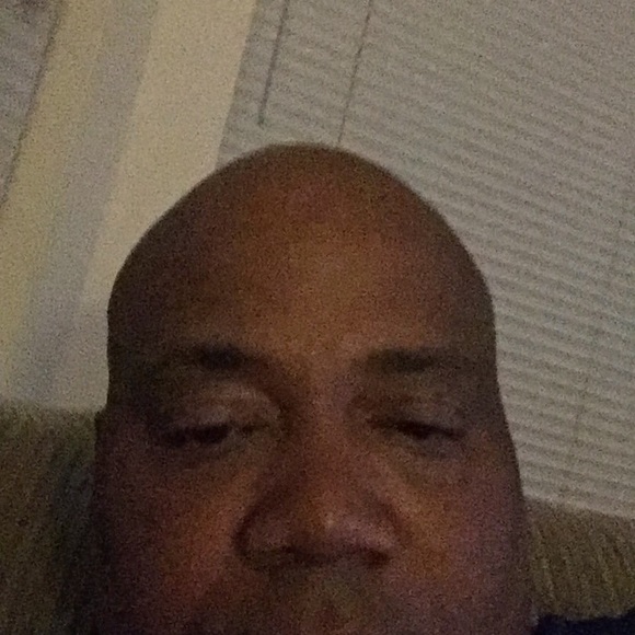 Profile Picture of Craig Harris (@crarris32) on Poshmark