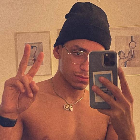 Profile Picture of Kevin Perdomo (@k65871569) on Poshmark