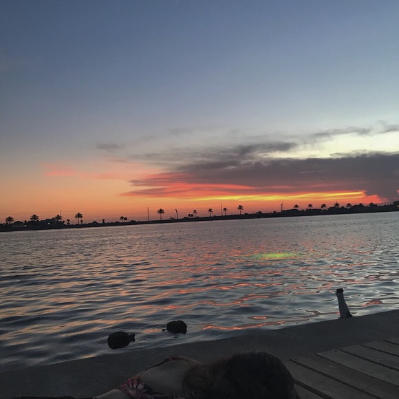 Profile Picture of Iris Lazo (@irislazoo) on Poshmark