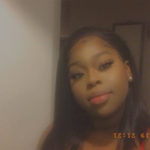 Profile Picture of Stephanie Brutus (@stephaniebrutus) on Poshmark