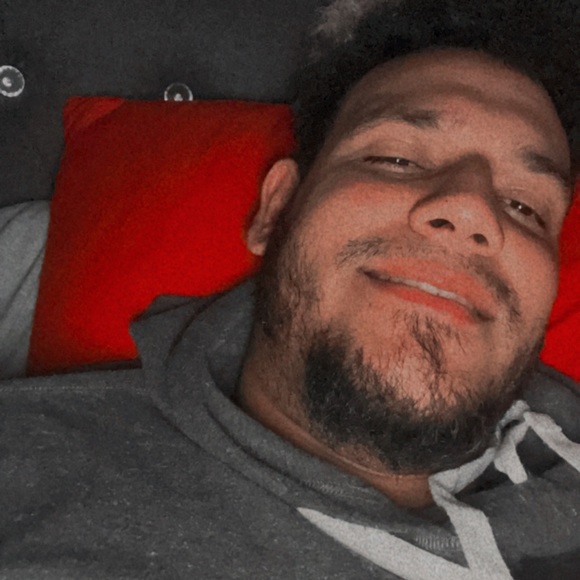 Profile Picture of Carlos Carreño (@carlos98cc) on Poshmark