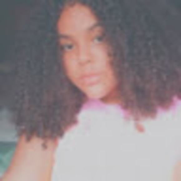 Profile Picture of Ivania Rodas (@ivaniarodas) on Poshmark