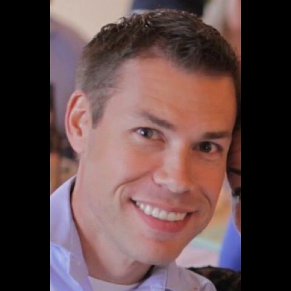 Profile Picture of Jason Emery (@jas0nemery) on Poshmark