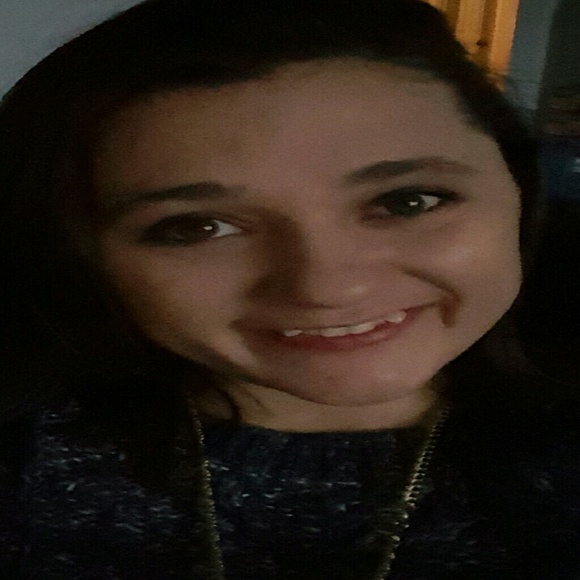 Savannah Huegel - Poshmark Profile Picture of Savannah Huegel (@mommy_love56) on Poshmark