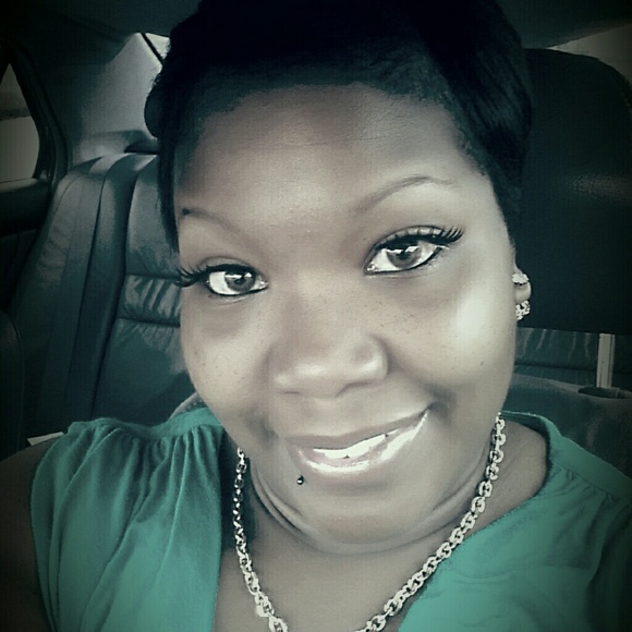 Profile Picture of Cherrill Jett (@shurai) on Poshmark