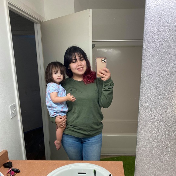 Profile Picture of Guadalupe Alvarez rodriguez (@guadalupealv237) on Poshmark