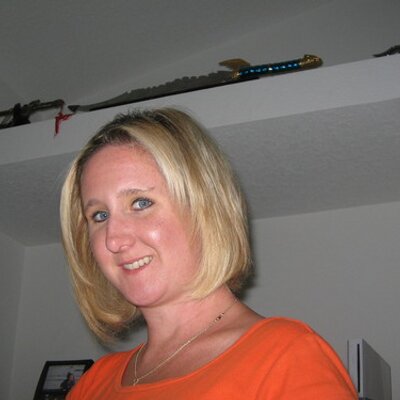 Profile Picture of Mary Howland (@mary102879) on Twitter