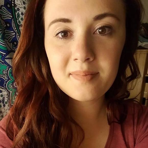 Profile Picture of Haley Downs (@haleydowns920) on Poshmark