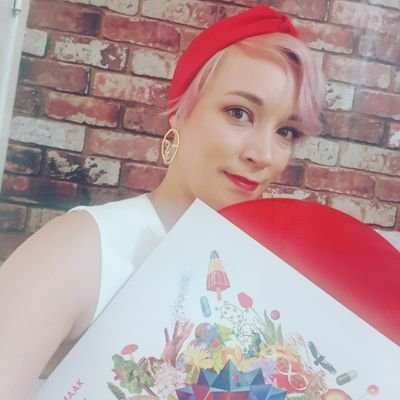 Profile Picture of Victoria (@vickysollars) on Twitter